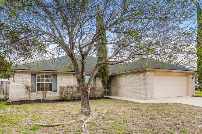 Photo - 609 Kilwinning Ln