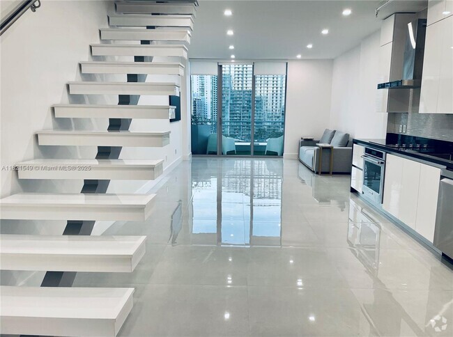Building Photo - 690 SW 1st Ct Unit 2312 Rental