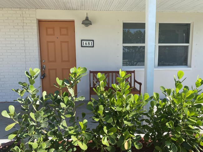 Photo - 1681 NW Palm Lake Dr