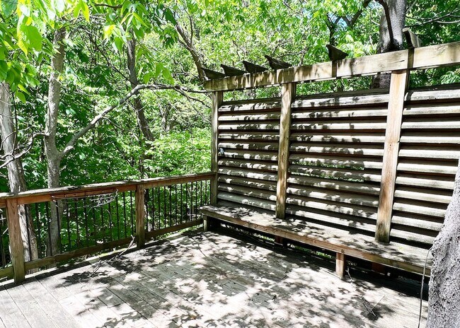 Photo - 3263 Bishop St