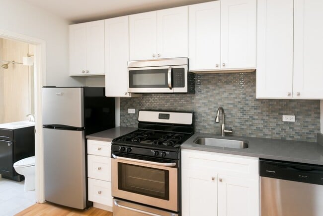 Photo - 2852 W Palmer St Unit 602