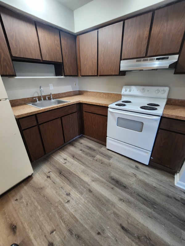 Building Photo - 1145 S Main St Rental