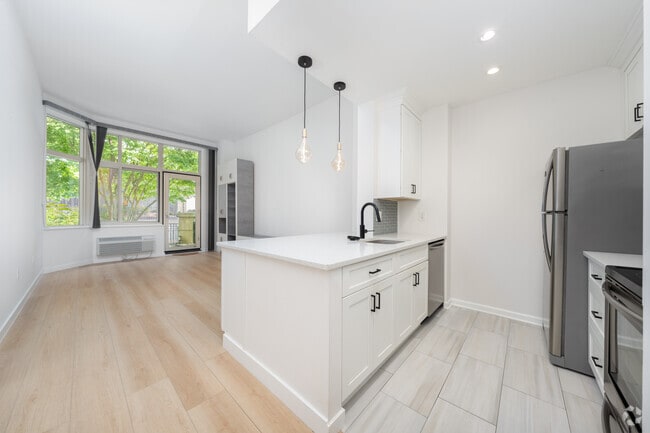 Building Photo - 20 2nd St Unit 105 Rental