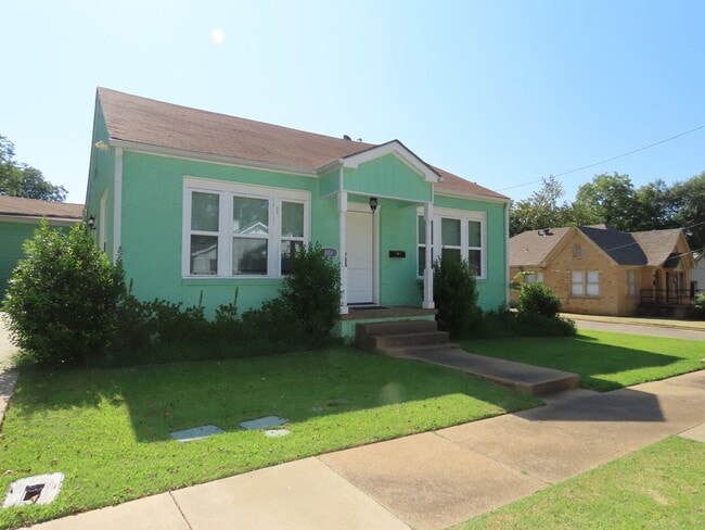 Photo - Beautifully Updated 2 Bedroom, 1 Bathroom ...