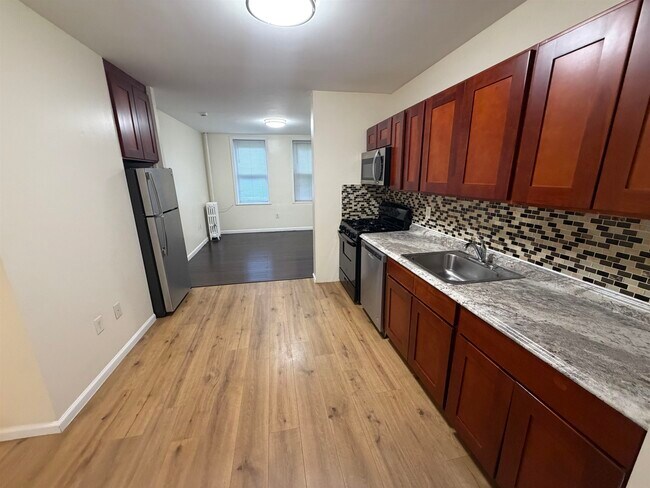 40 64th St Unit 3