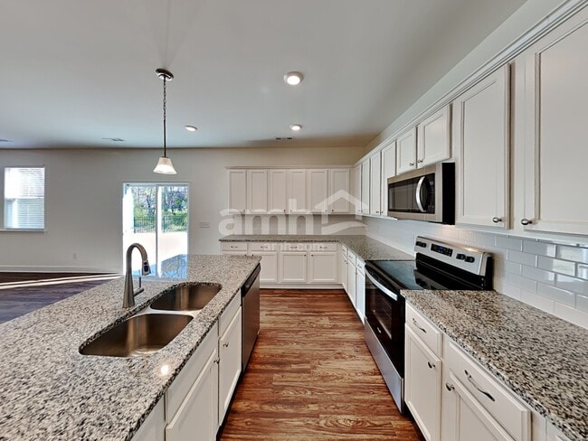 Photo - 815 Mary Beth Ct