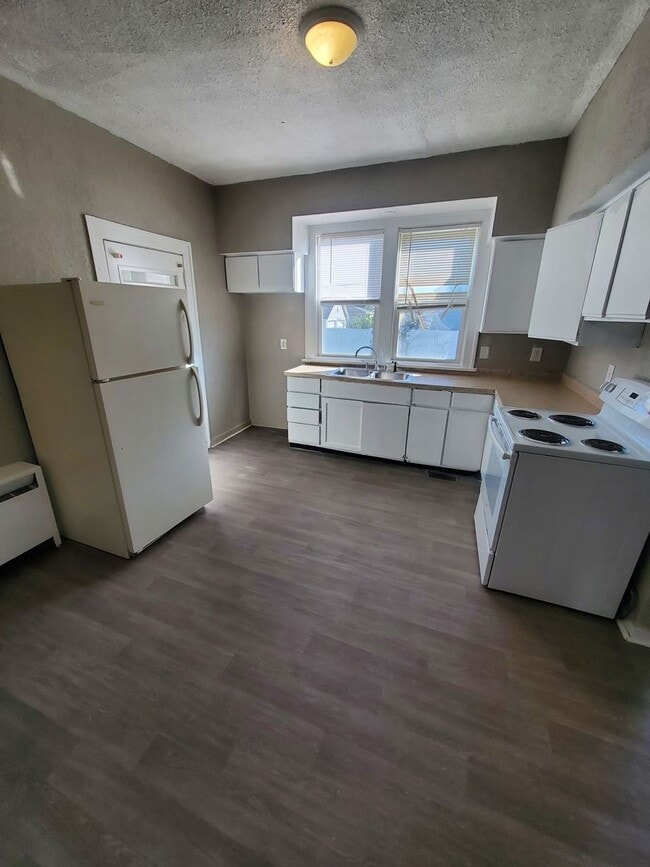 Photo - 1933 Case Ave Unit 2