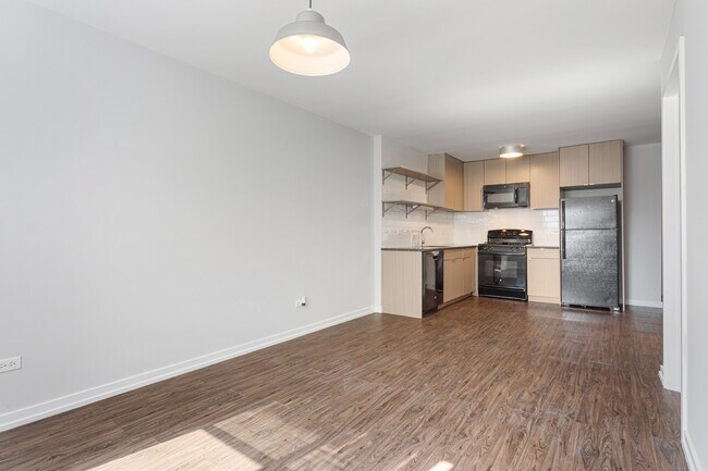 Photo - 6134 N Kenmore Ave