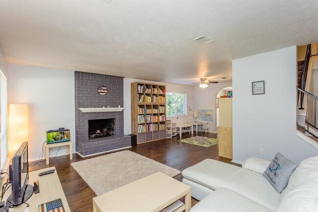 Photo - 44 S Waxberry Rd