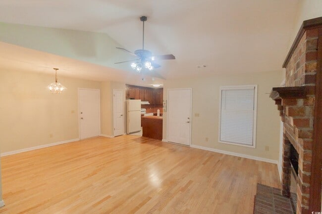 Photo - 1335 Melanie Ln