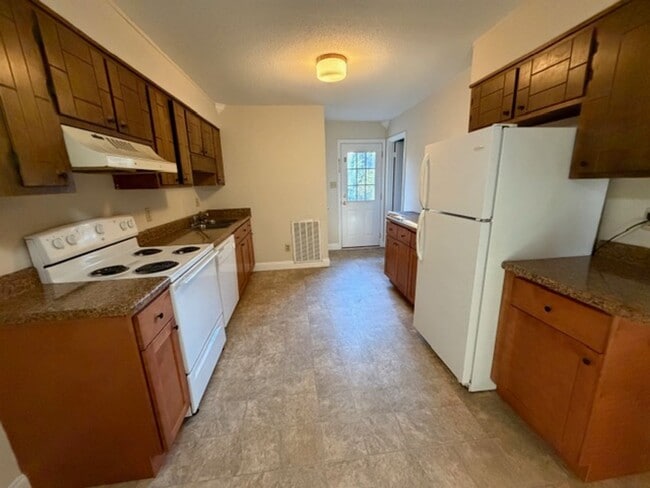 Photo - 213 Weeks Dr NE Unit 213 Weeks Dr NE