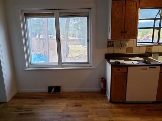 Photo - 128 Karlann Dr