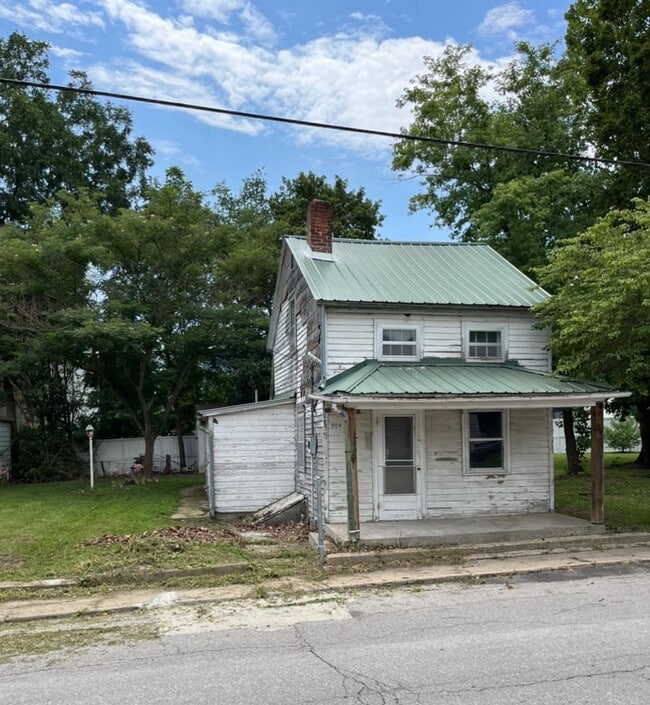 Historic Downtown! $390 Month / $800 Down - Historic Downtown! $390 Month / $800 Down Casa