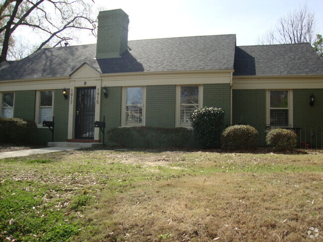 Building Photo - * Peabody 2br 1 bath duplex* Rental