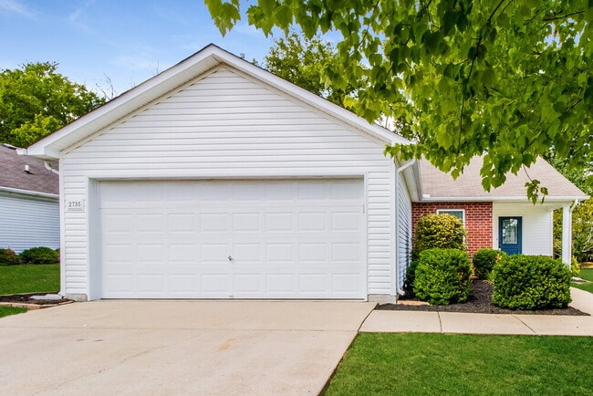 Building Photo - 2735 Sutherland Dr