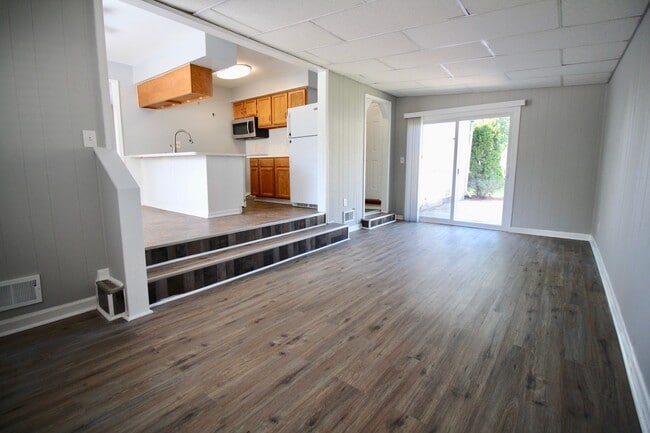 Photo - Neat and clean 3 bedroom ranch for rent in...