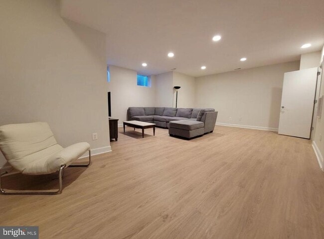 Photo - 1418 44th St NW