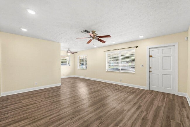 Photo - 640 Jaeger Dr