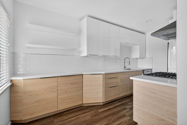 Photo - 4308 E 4th St Unidad 03