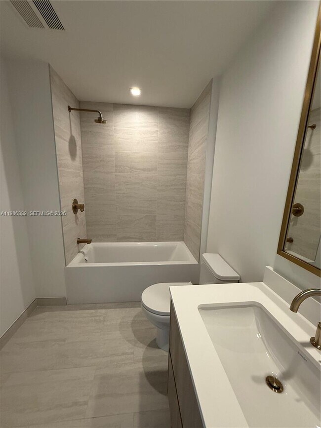 Photo - 77 SE 5th St Unit 2015