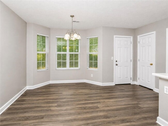 Photo - 5791 Strathmoor Manor Cir
