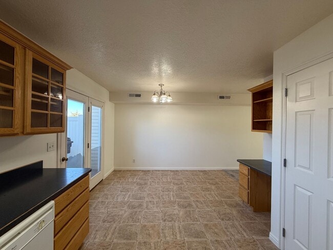 Photo - 1148 N Northfield Rd