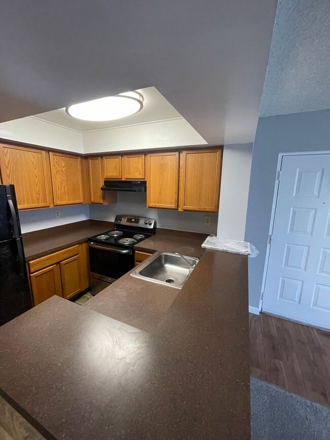 ONE BEDROOM ONE BATHROOM!! Waterfront Comm... - ONE BEDROOM ONE BATHROOM!! Waterfront Comm... Condo Unit 310