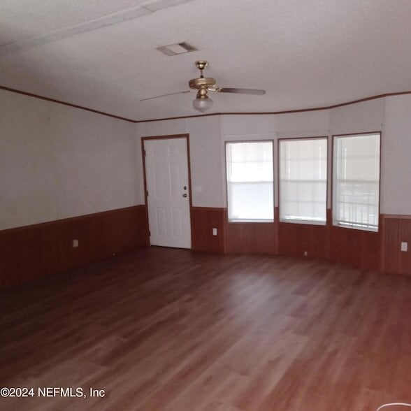 Photo - 463 Logan Ave