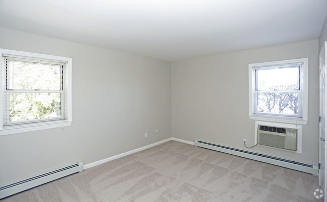 Saddle Brook Apartments