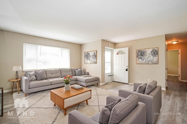 Photo - 1053 Wiltshire Rd