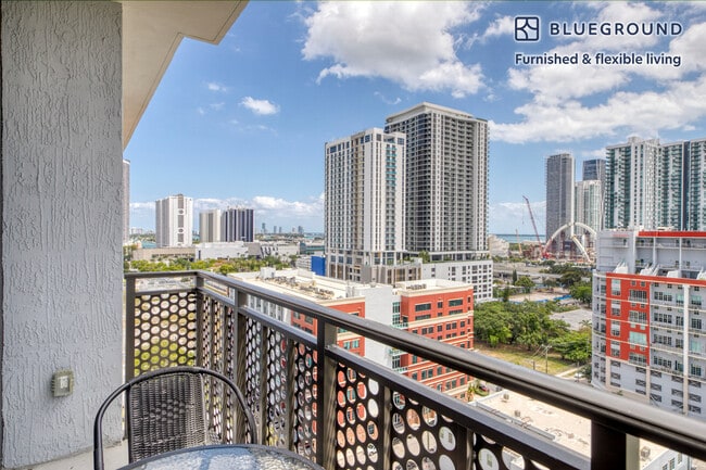 Photo - 23 NE 17th Ter Unidad FL17-ID101