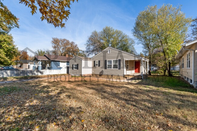 Photo - 2136 S Waco Ave