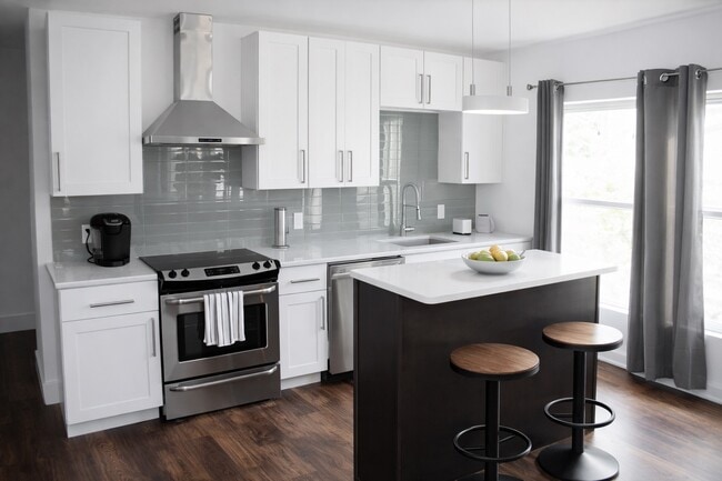 Photo - 707 E Seneca St.