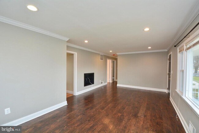 Photo - 109 Iroquois Way House