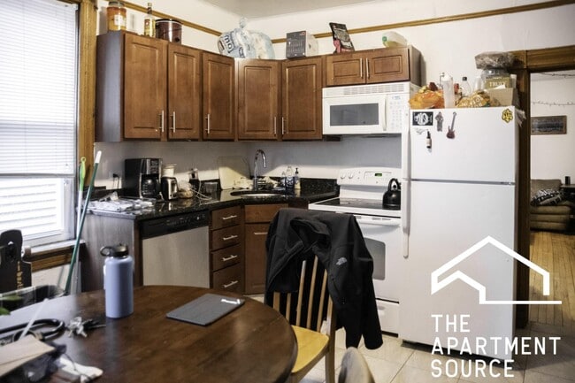 Building Photo - 2616 N Marshfield Ave Unit CH