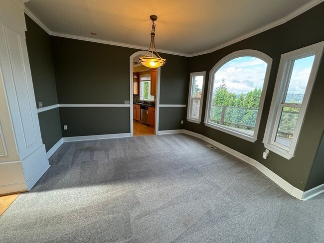 Photo - 601 Bronson Pl NE