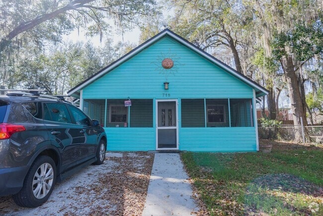 Building Photo - Beautiful House Near Downtown!!!