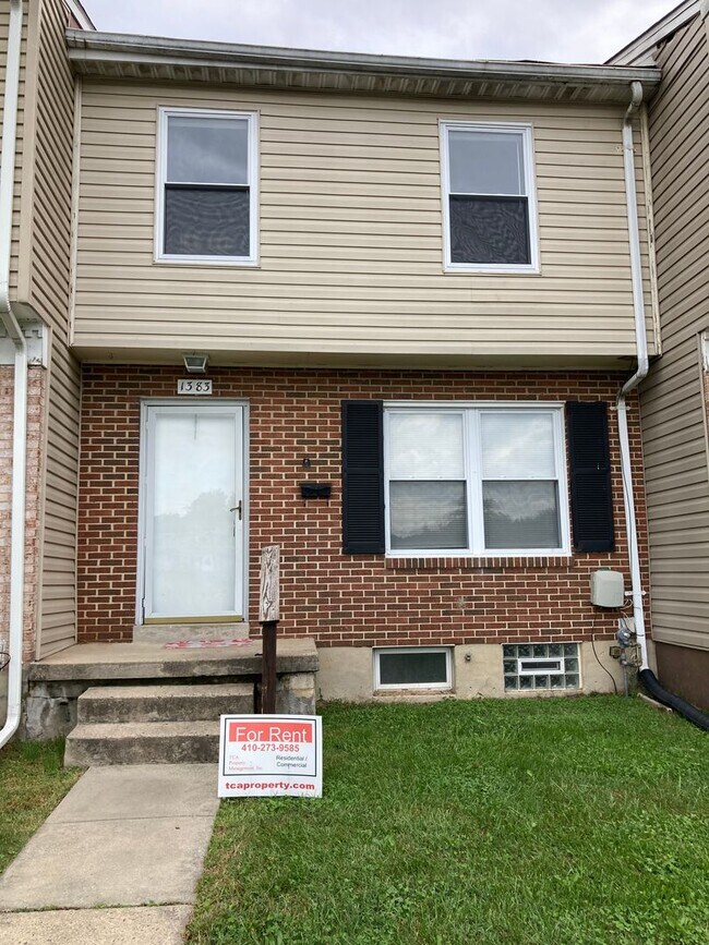 3 Bedroom, 1.5 Bathroom Townhome In Edgewood - 3 Bedroom, 1.5 Bathroom Townhome In Edgewood
