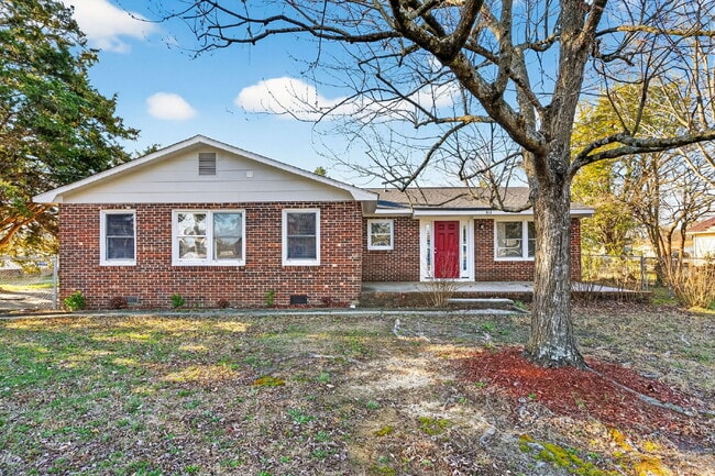 Photo - Spacious 5-Bedroom Retreat with 2.5 Baths in Saint Pauls – Your Dream Home Awaits!