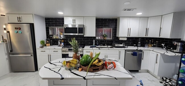 Photo - 6236 N Francisco Ave