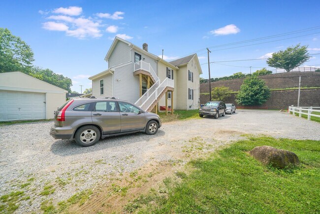 661 Downingtown Pike Unit A