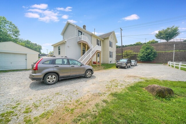 Photo - 661 Downingtown Pike Unit A