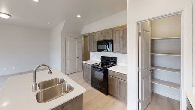 Photo - 3 bed 2.5 bath in Townhome Spanish Fork