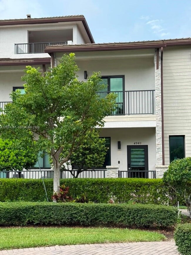 Photo - 4940 NW 83rd Ave