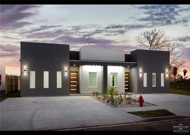 Building Photo - 1601 W B St Rental