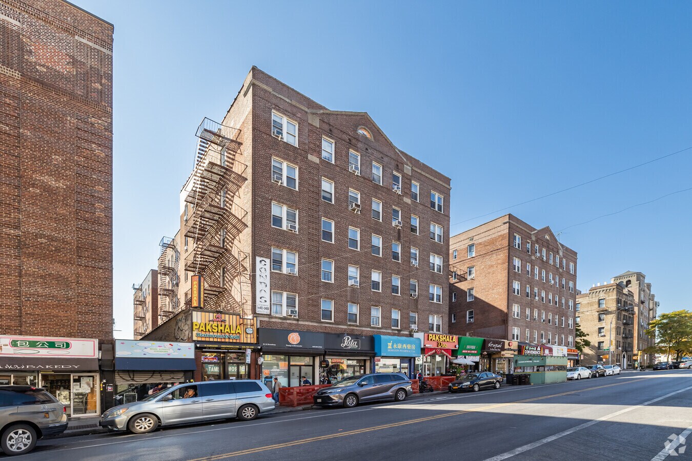 4215 calle 81 - 45-12 81st Ave