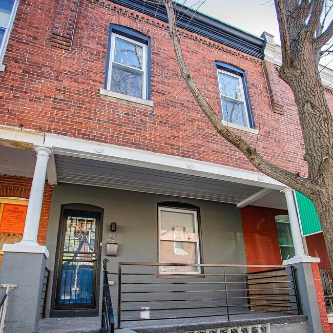 Photo - 31 S Salford St