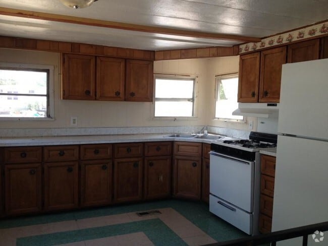 Building Photo - 2160-4 Washington St Rental