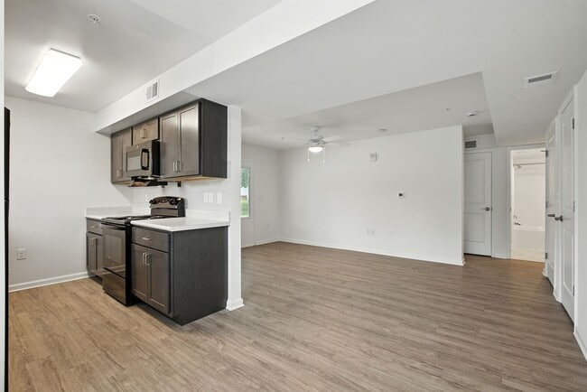 Photo - Diamond Court I & II