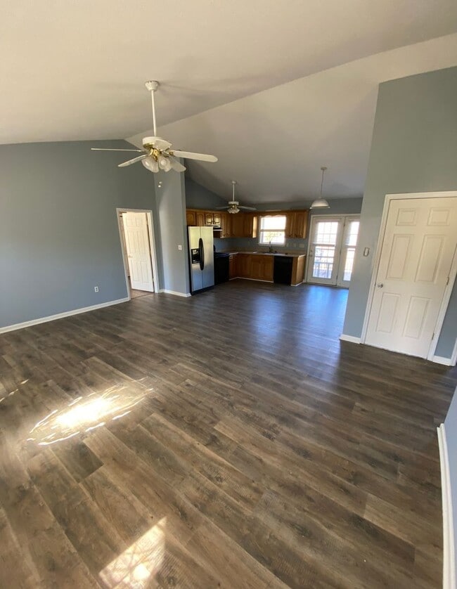 Photo - 1887 Warrensburg Rd